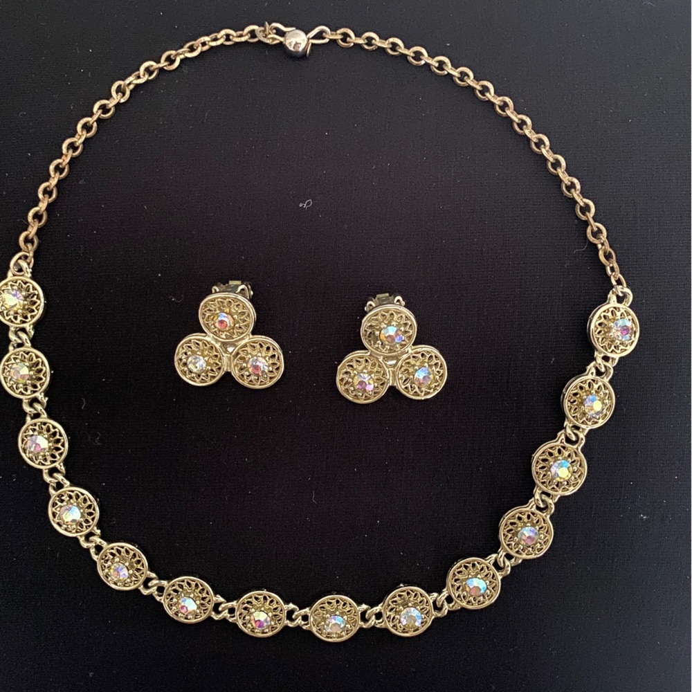 Vintage Rhinestone Necklace with Clip on earrings